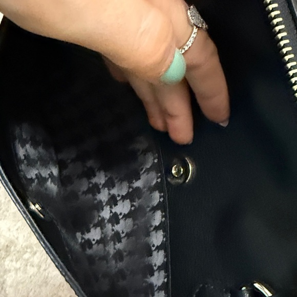 💐NWT Karl Lagerfeld Black and Cream Floral Satchel - Picture 6 of 11